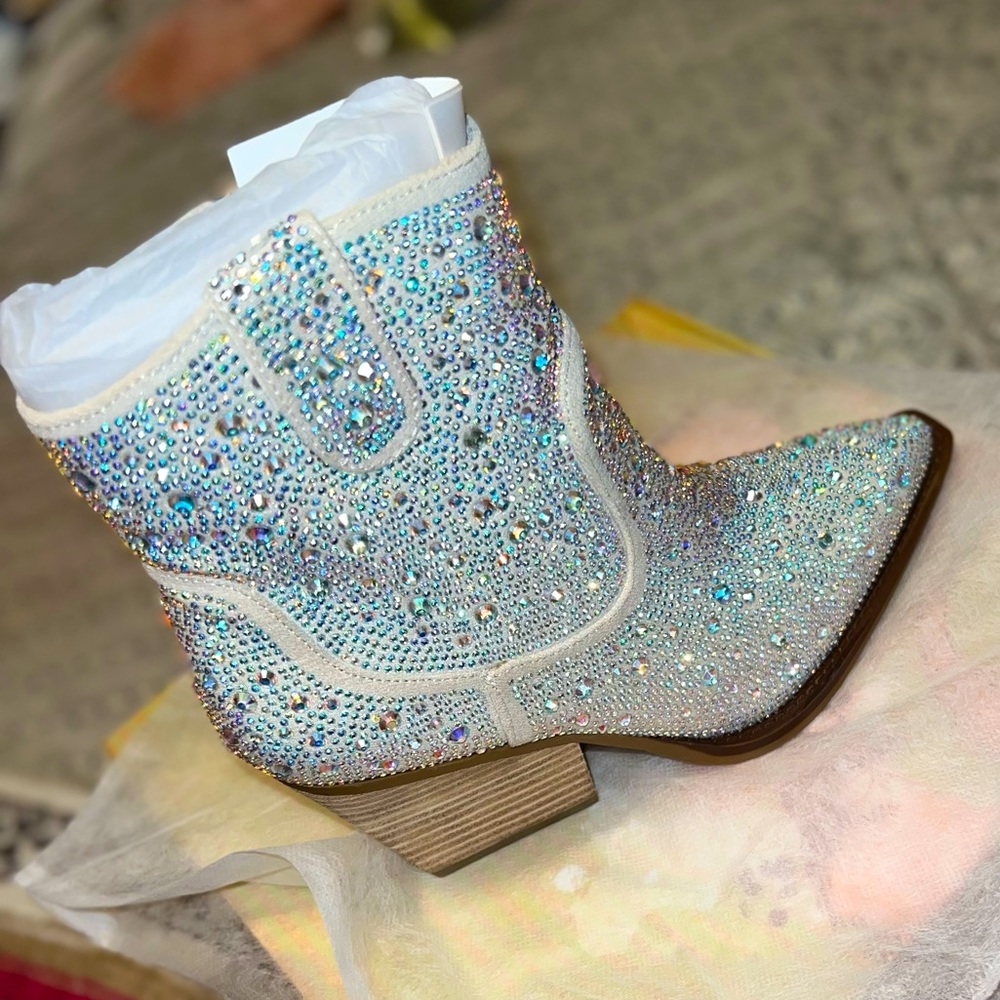 Betsy Johnson Ankel Boots
